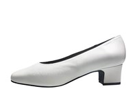 Comfortabele witte pumps in kleine sizes