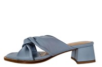 Slipper met blokhakje - licht blauw in grote sizes