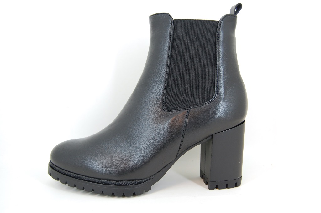 Sitcom operatie Informeer Comfortabele Trendy Chelsea Boots met Hak - zwart | Grote Maten |  Enkellaarzen | Stravers Luxe Schoenen