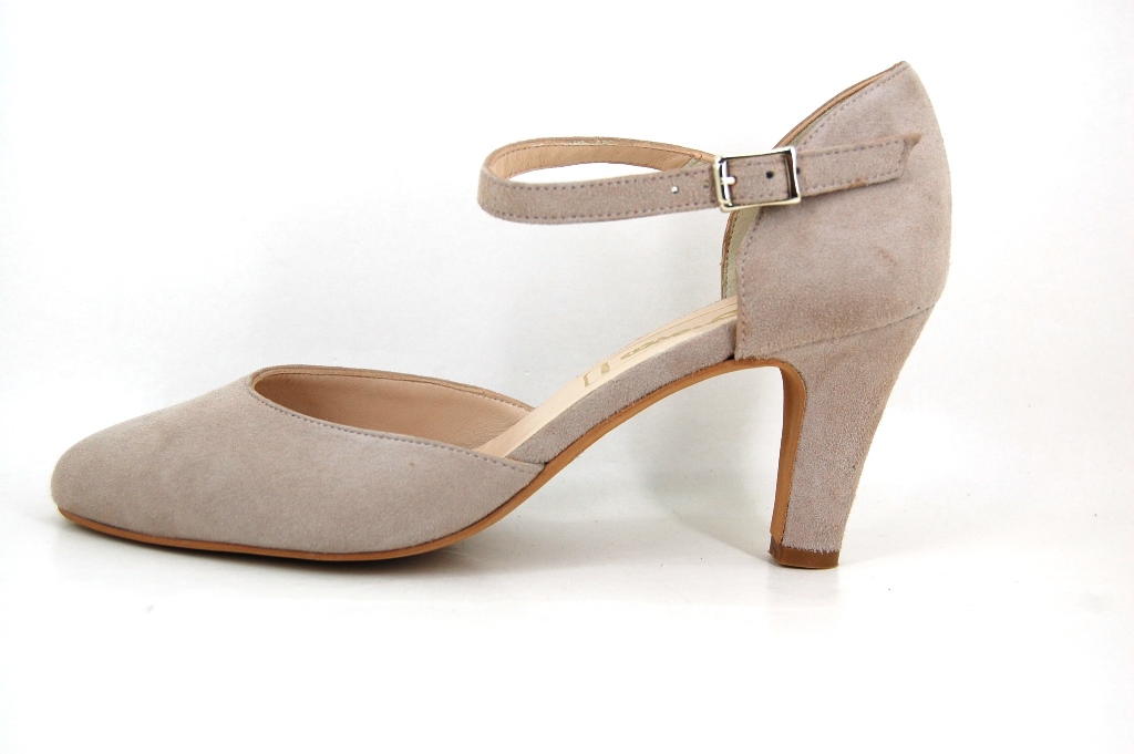 beige pumps met bandje