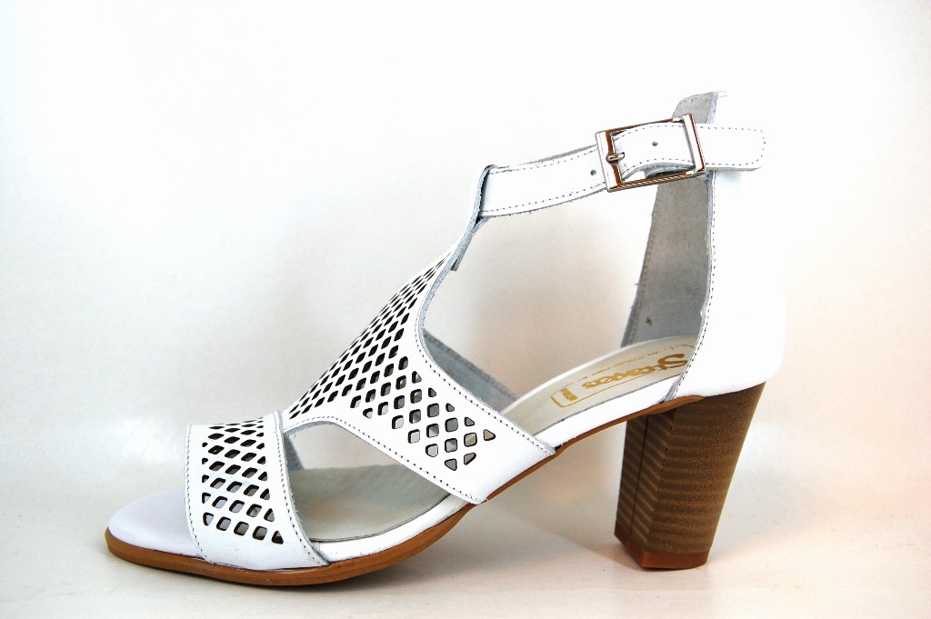 dichte sandalen met hak